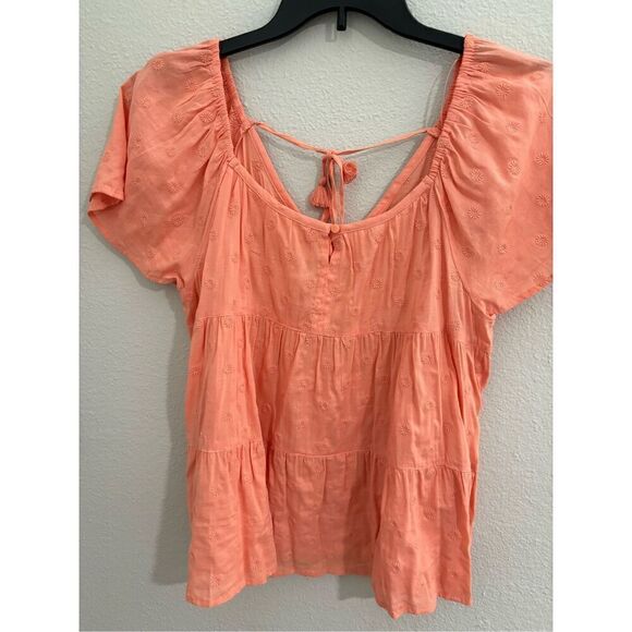 ❤️Old Navy Tiered Embroidered Tie Back Blouse - Picture 1 of 4
